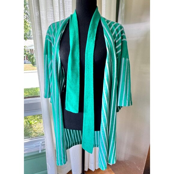 Vintage 80s terrycloth robe, green white stripes, short bell sleeves, tiebelt - Picture 8 of 9